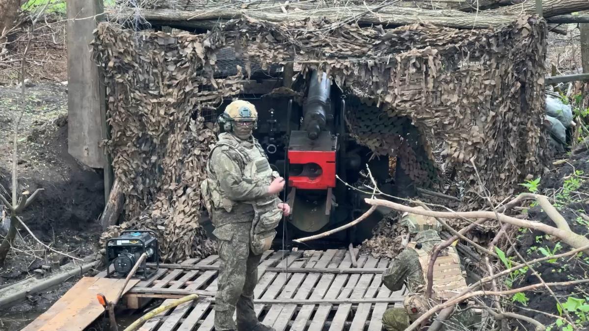 Расчеты буксируемых гаубиц М-46 11-го армейского корпуса ГрВ «Север» уничтожили блиндажи и скопления живой силы противника в Харьковской области