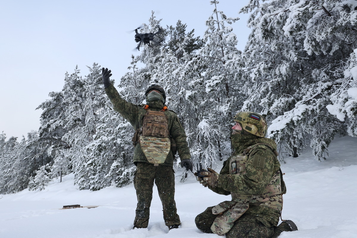 На полигоне Ленинградского военного округа учатся выполнять задачи будущие операторы  беспилотных систем