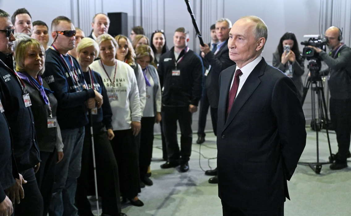 Президент встретился с волонтёрами Народного фронта 