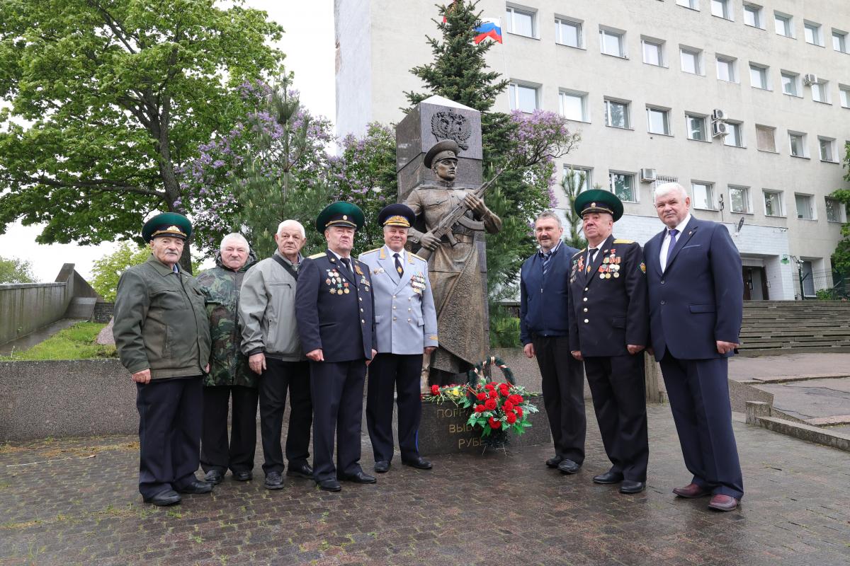 Выборг чтит часовых рубежей